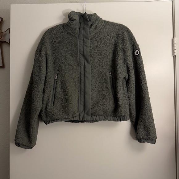 Vuori Olive Green Teddy Sherpa Jacket - Picture 2 of 5